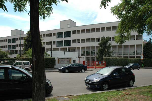 Alo Rossi, quartiere al Gallaratese, Milano, Italia - Immagine © vitruvio.ch